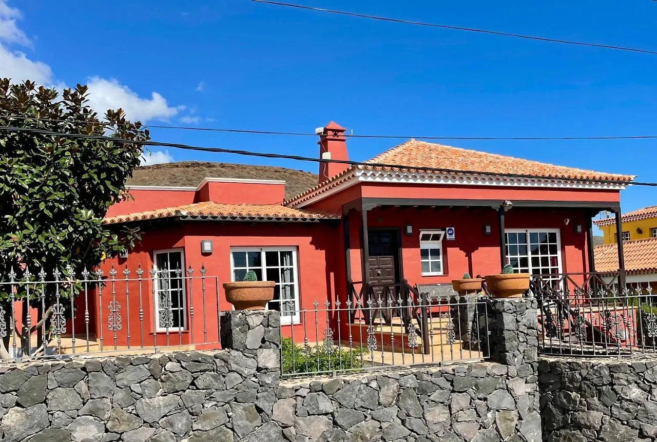 Villa Consuelo - Quiet Location Close To Resorts Buzanada